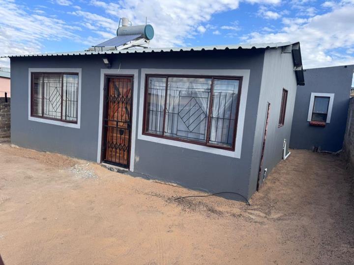 2 Bedroom House for sale in Rabie Ridge - P24-117171210