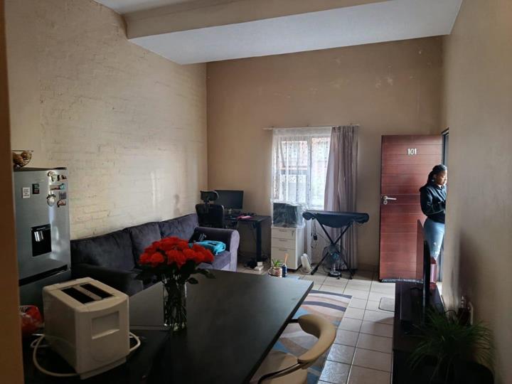 Listing number: P24-117172856, Image number: 3
