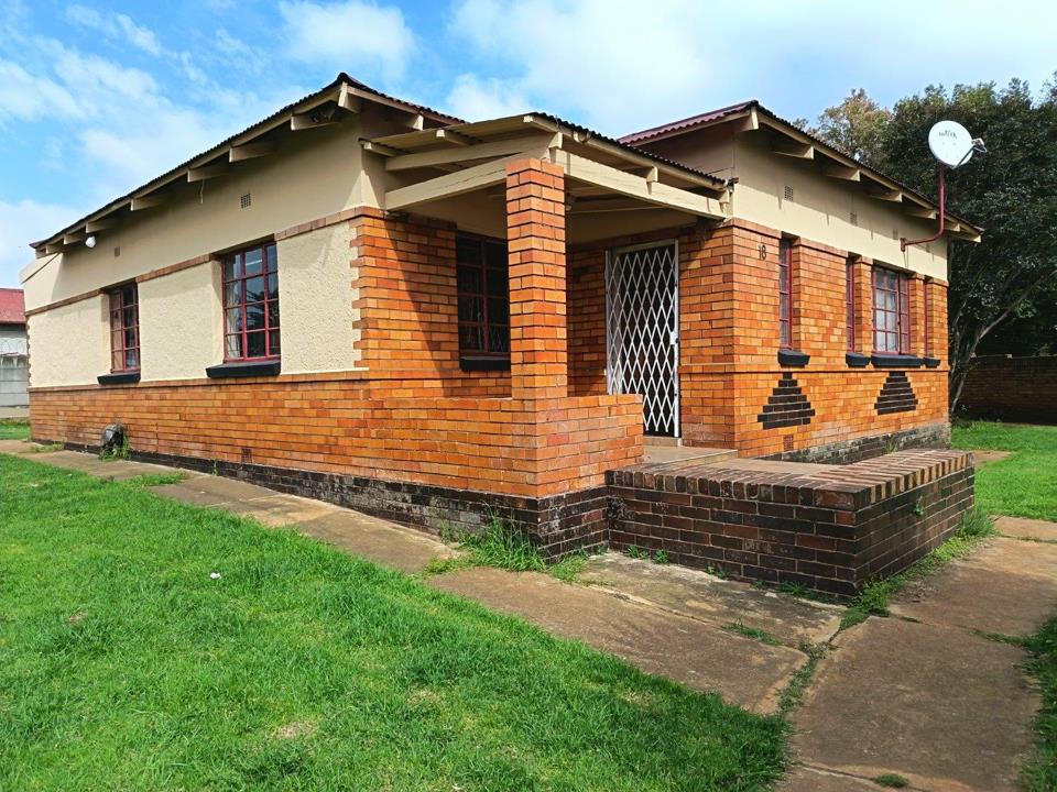 2 Bedroom House for sale in Strubenvale - P24-117177752