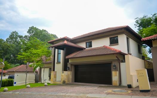 4 Bedroom House for sale in Douglasdale