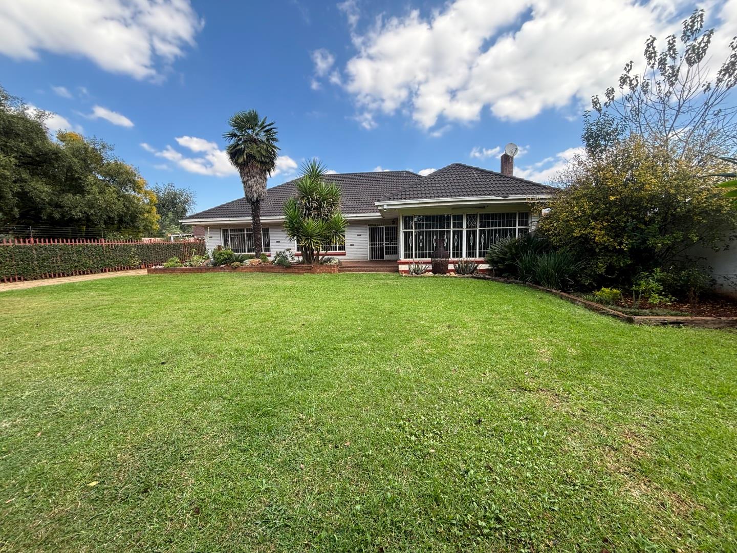 3 Bedroom House for sale in Strubenvale - P24-117177229