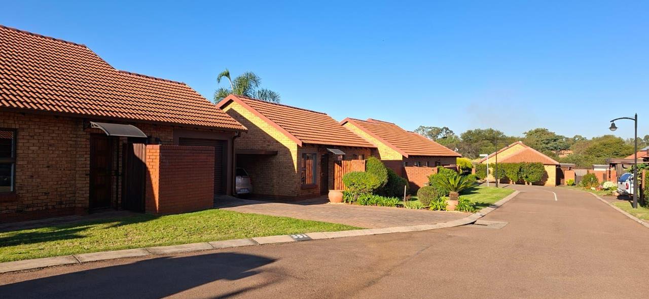 2 Bedroom House for sale in Willow Park Manor - June20 Wilgers Retirement Village, 120 Trollope - Pretoria