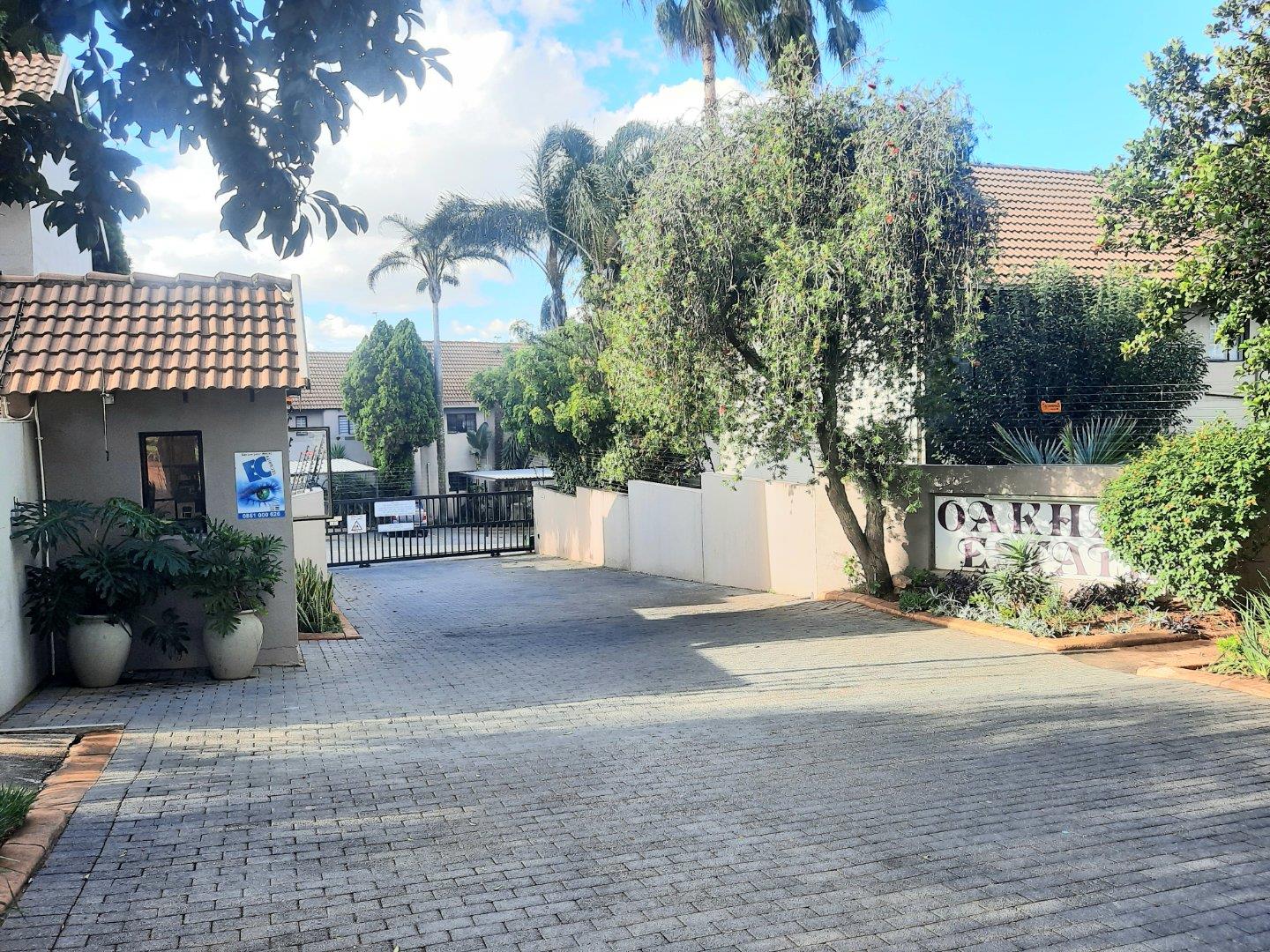 2 Bedroom Apartment / flat for sale in Radiokop - 26 Oakham Estate ...