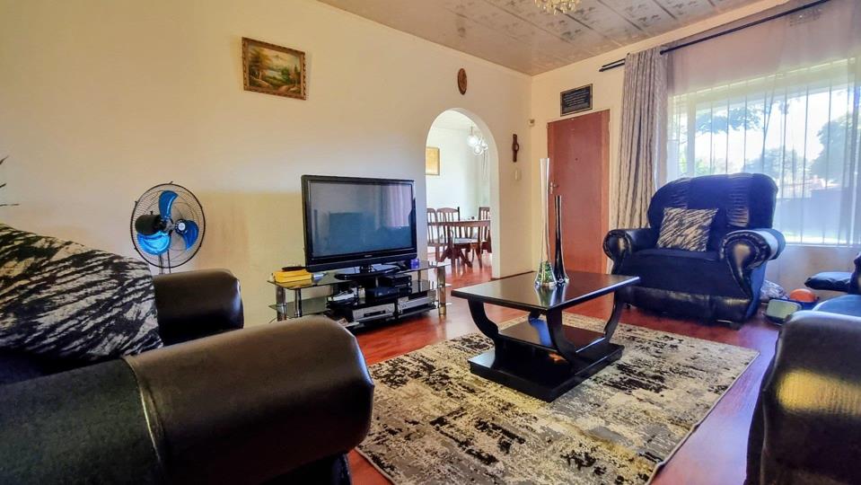 3 Bedroom House for sale in Falcon Ridge - P24-117184913