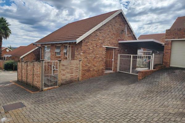 This property offers you a corner face-brick unit with tiled roof. You walk into a open plan space. Kitchen and lounge with two ...