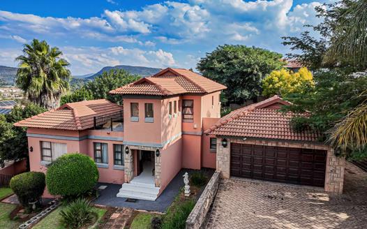 3 Bedroom House for sale in Birdwood Estate