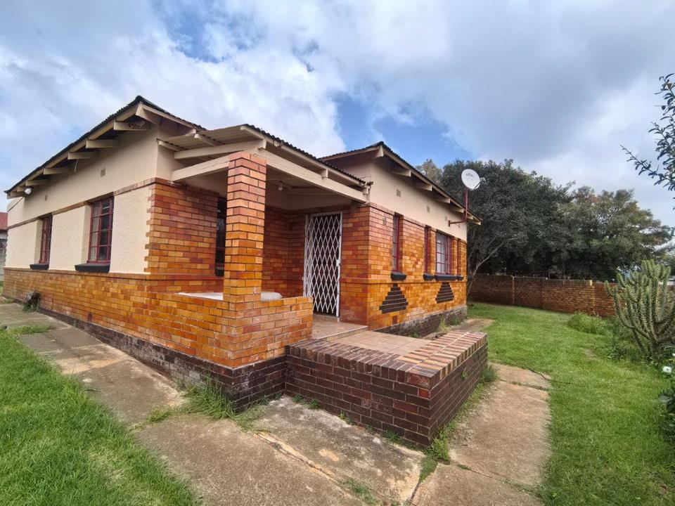 2 Bedroom House for sale in Strubenvale - P24-117187999
