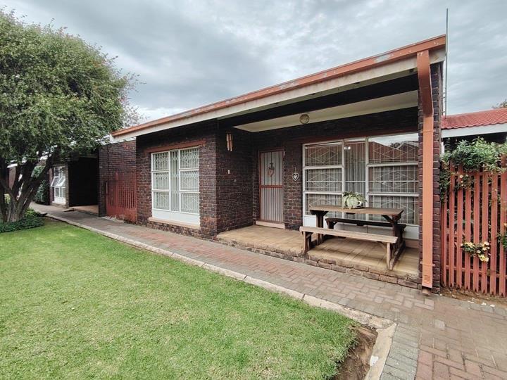 2 Bedroom Apartment / flat for sale in Three Rivers - P24-117189106