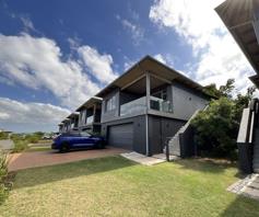 Townhouse for sale in Umdloti Beach