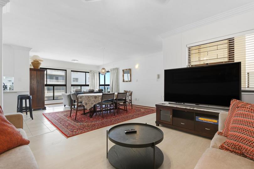 Listing number: P24-117191912, Image number: 3