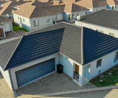 Townhouse for sale in Parkrand