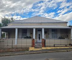 House for sale in Oudtshoorn North