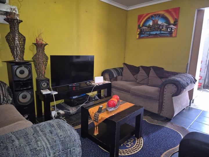 Listing number: P24-117193055, Image number: 2