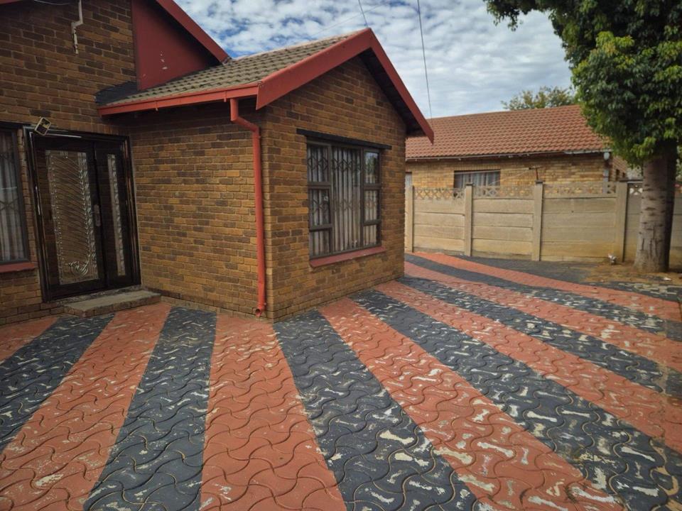 Listing number: P24-117193055, Image number: 1