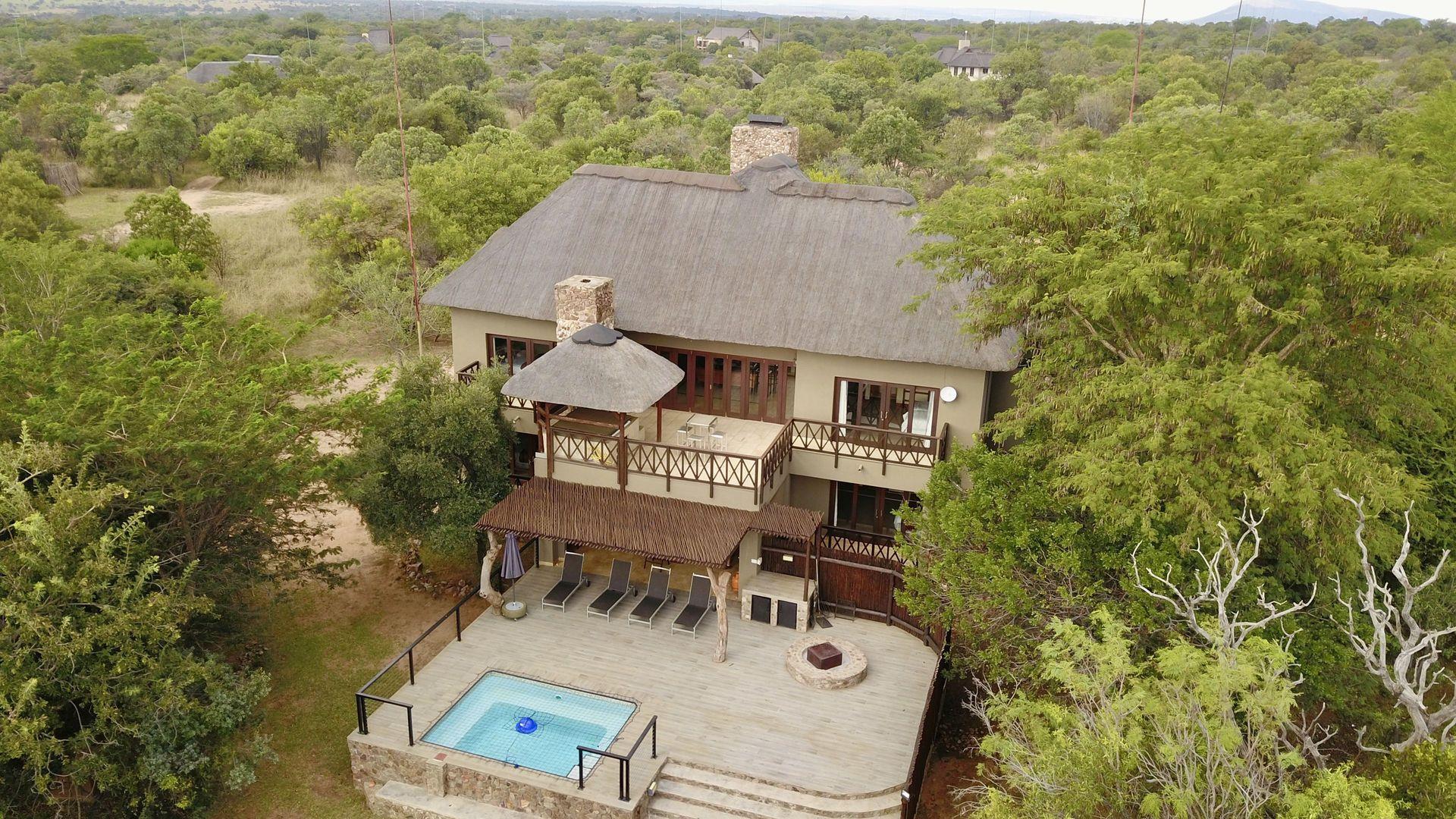 4 Bedroom House for sale in Zebula Golf Estate - P24-117194679