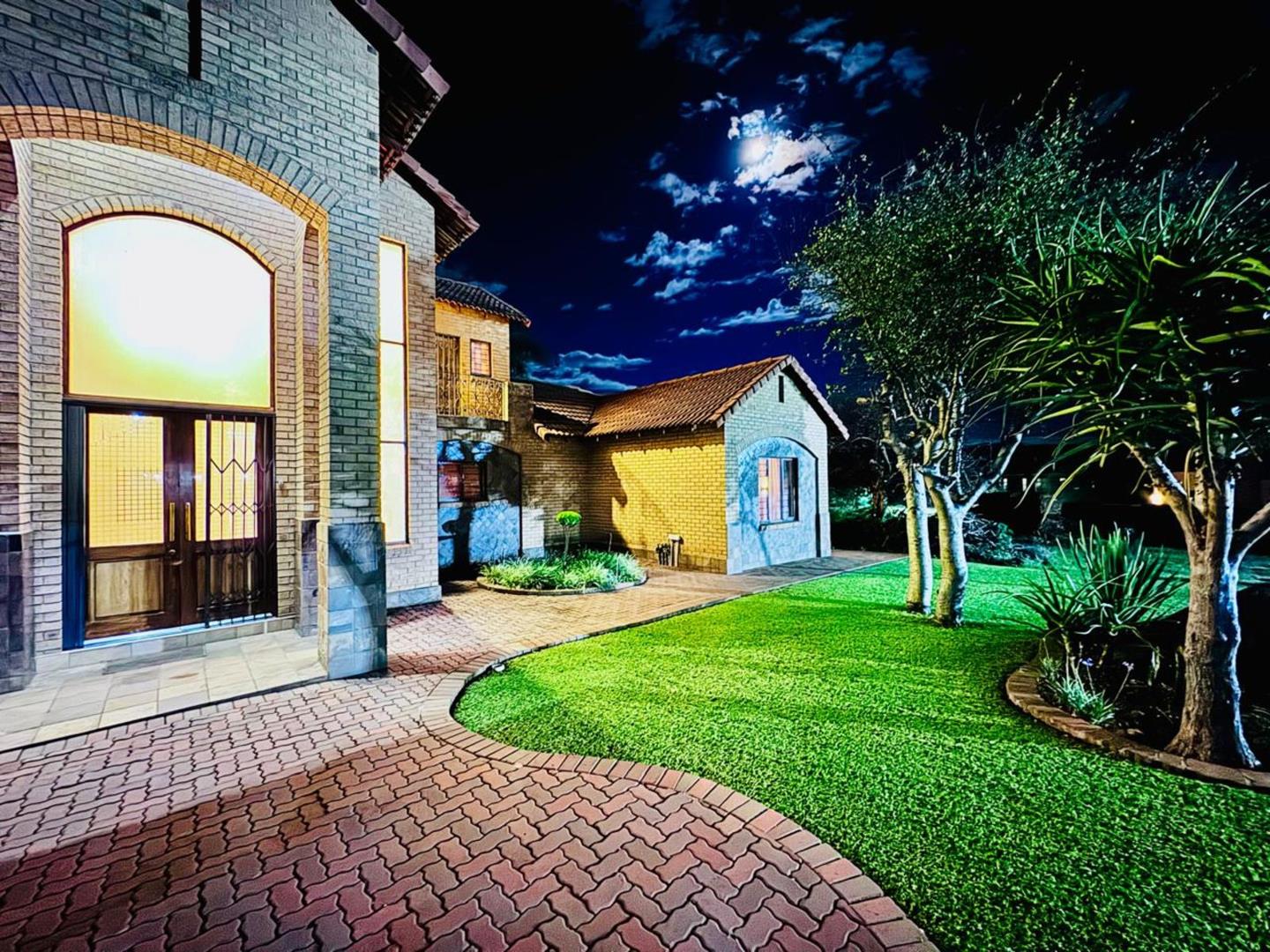 4 Bedroom House for sale in Aloe Ridge - P24-117196100