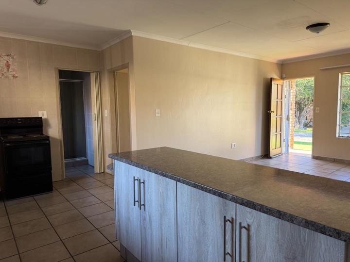 1 Bedroom Townhouse for sale in Three Rivers - P24-117197360