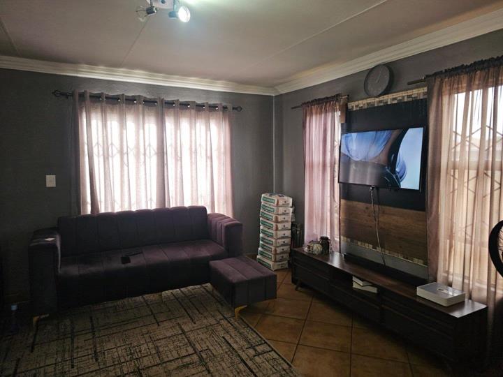 Listing number: P24-117201818, Image number: 2