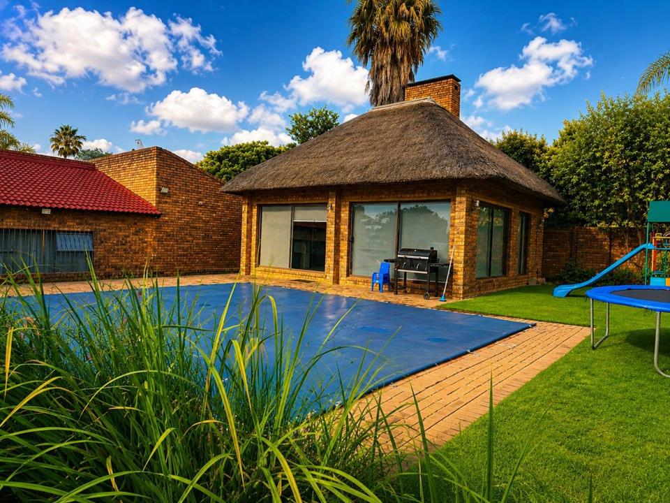 4 Bedroom House for sale in Rooihuiskraal - 114 Panorama Rd - Centurion