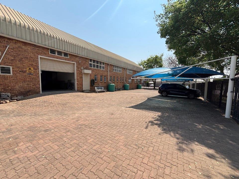 Industrial property for sale in Rand Lease - 950 Sqm For Sale, Rand Leases - Free Standing -755 Dame Avenue - Roodepoort