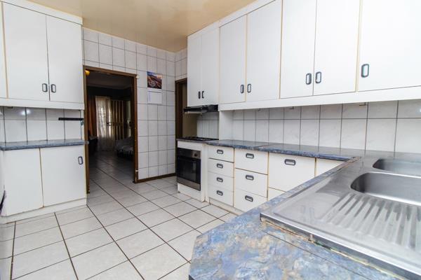 2-Bedroom Apartment – Ideal for First-Time Buyers or Investors
This well-maintained 2-bedroom apartment offers comfortable and ...