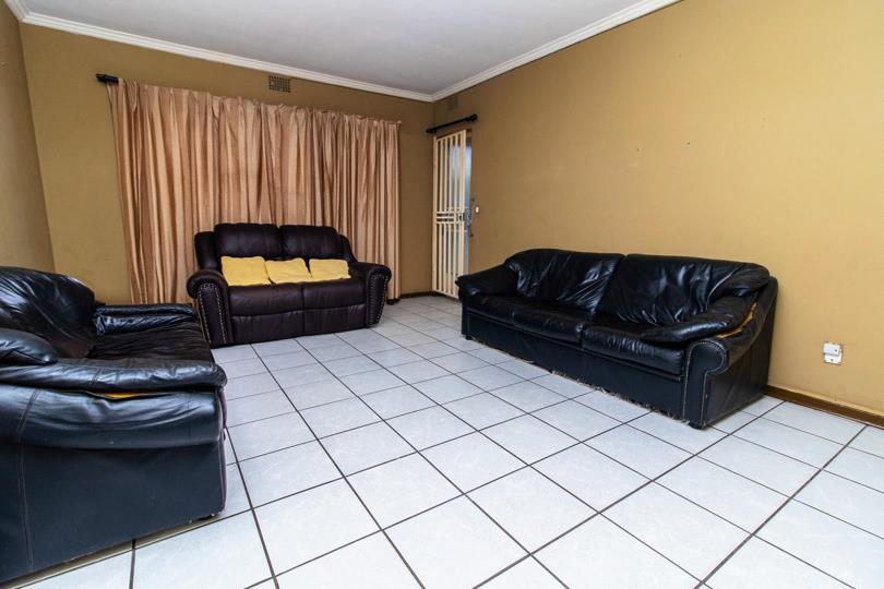 Listing number: P24-117202251, Image number: 2