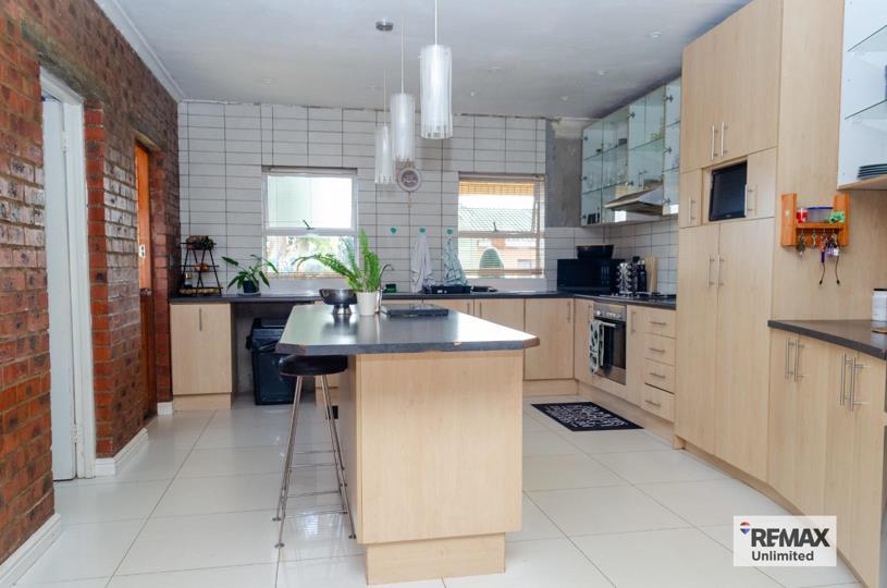 Listing number: P24-117205032, Image number: 2