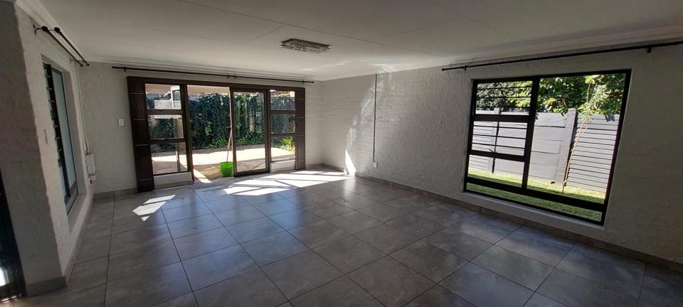 Listing number: P24-117207251, Image number: 2