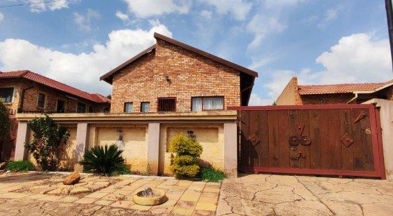 3 Bedroom House for sale in Morula View - P24-117208394