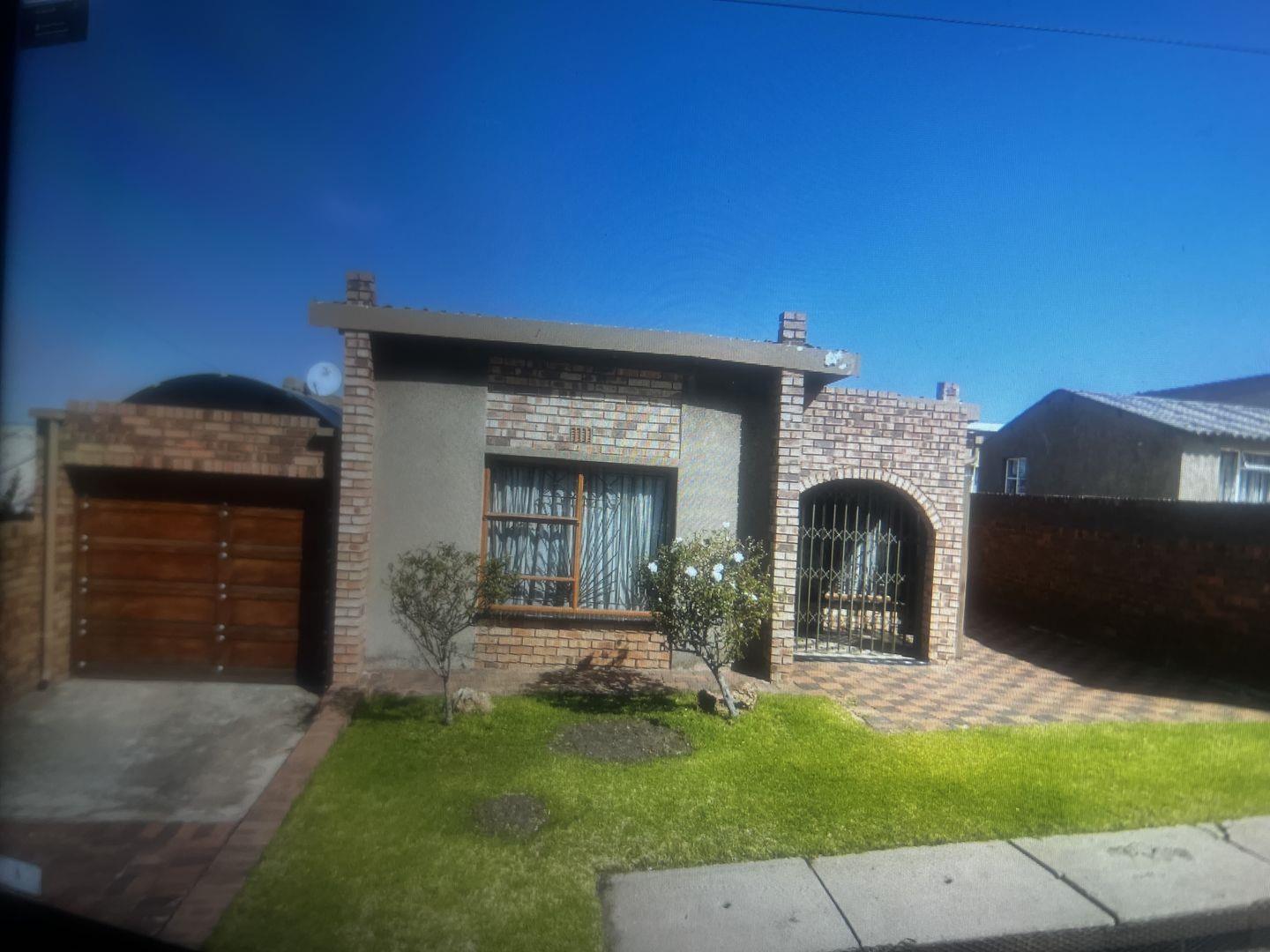 2 Bedroom House for sale in Orlando West - P24-117211362