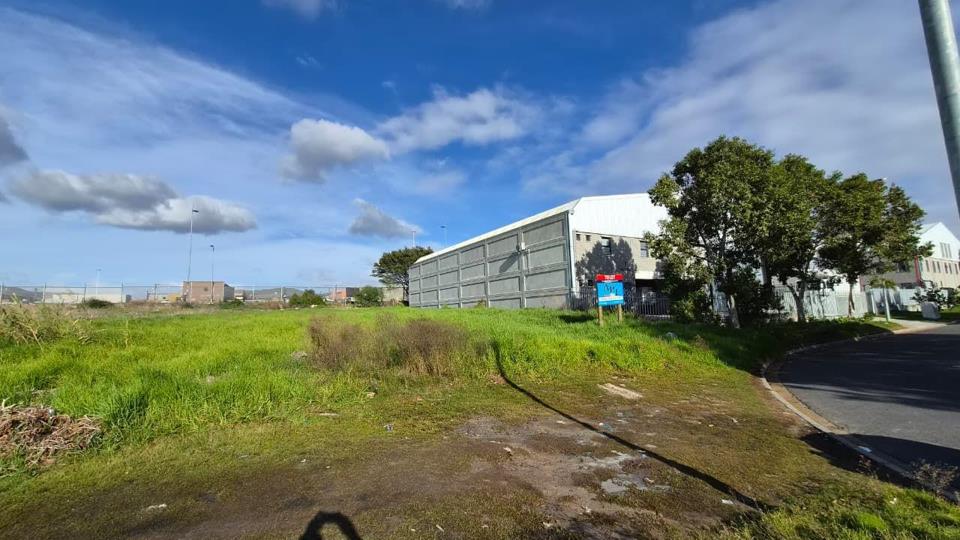 Listing number: P24-117211944, Image number: 2, 1014m² Yard For Sale in Racing Park
