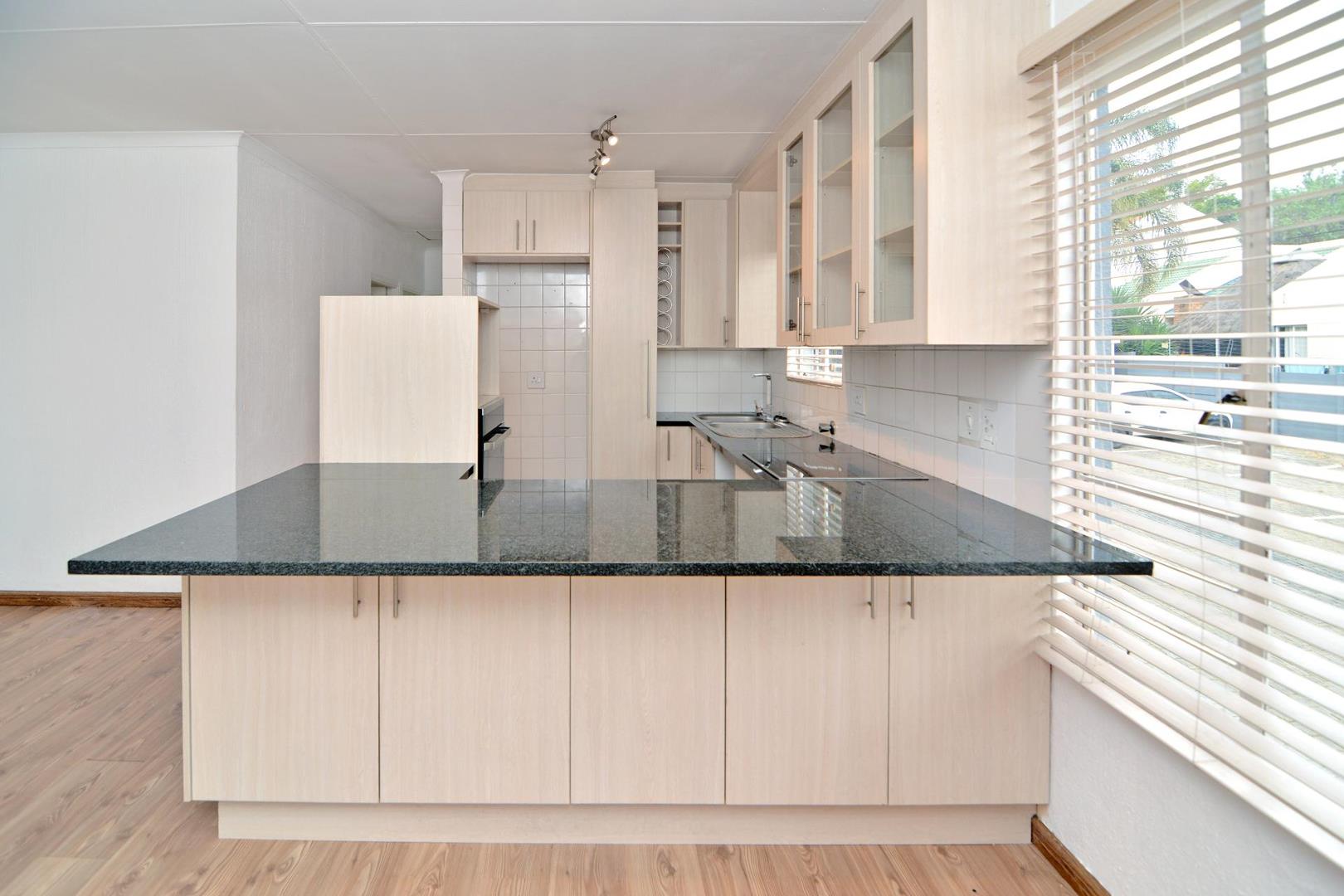 3 Bedroom Apartment / flat for sale in Radiokop - P24-117213436