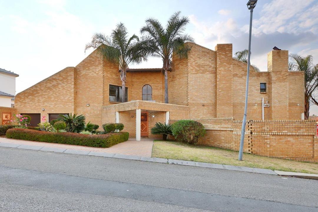 5 Bedroom House for sale in Country View - 227 Plumbago Street - Midrand