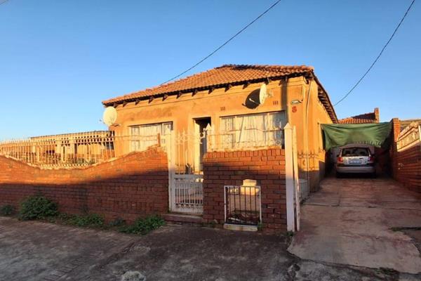 We present to you this three bedroom house in Atteridgeville. This house is sitting just ...