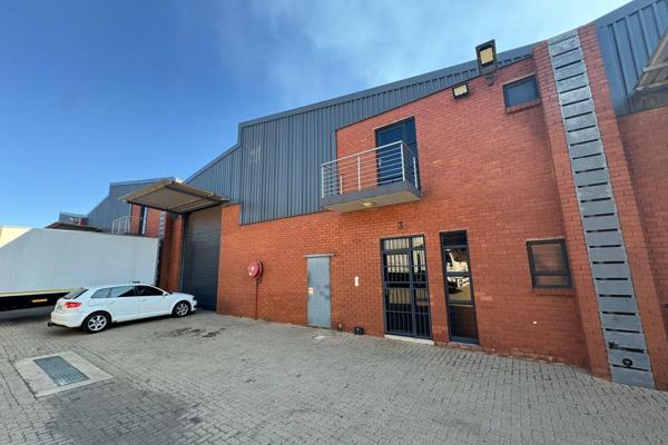 This 352m2 industrial unit to let in Theta Business Park, Ormonde offers a neat and ...