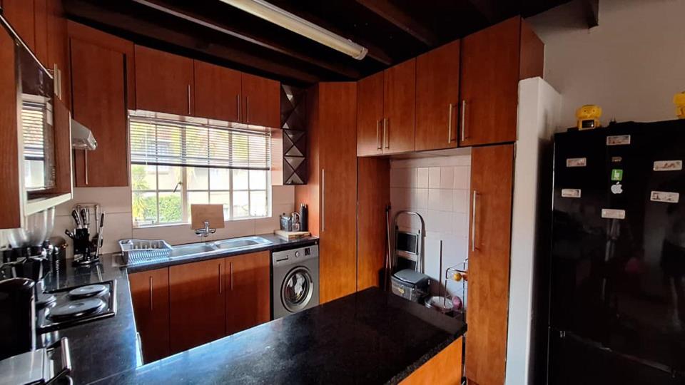 3 Bedroom House for sale in Radiokop - P24-117215846