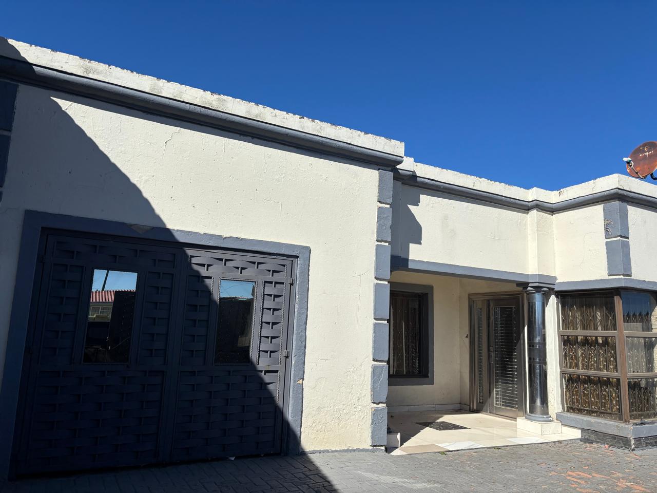 3 Bedroom House for sale in Daveyton - P24-117218263