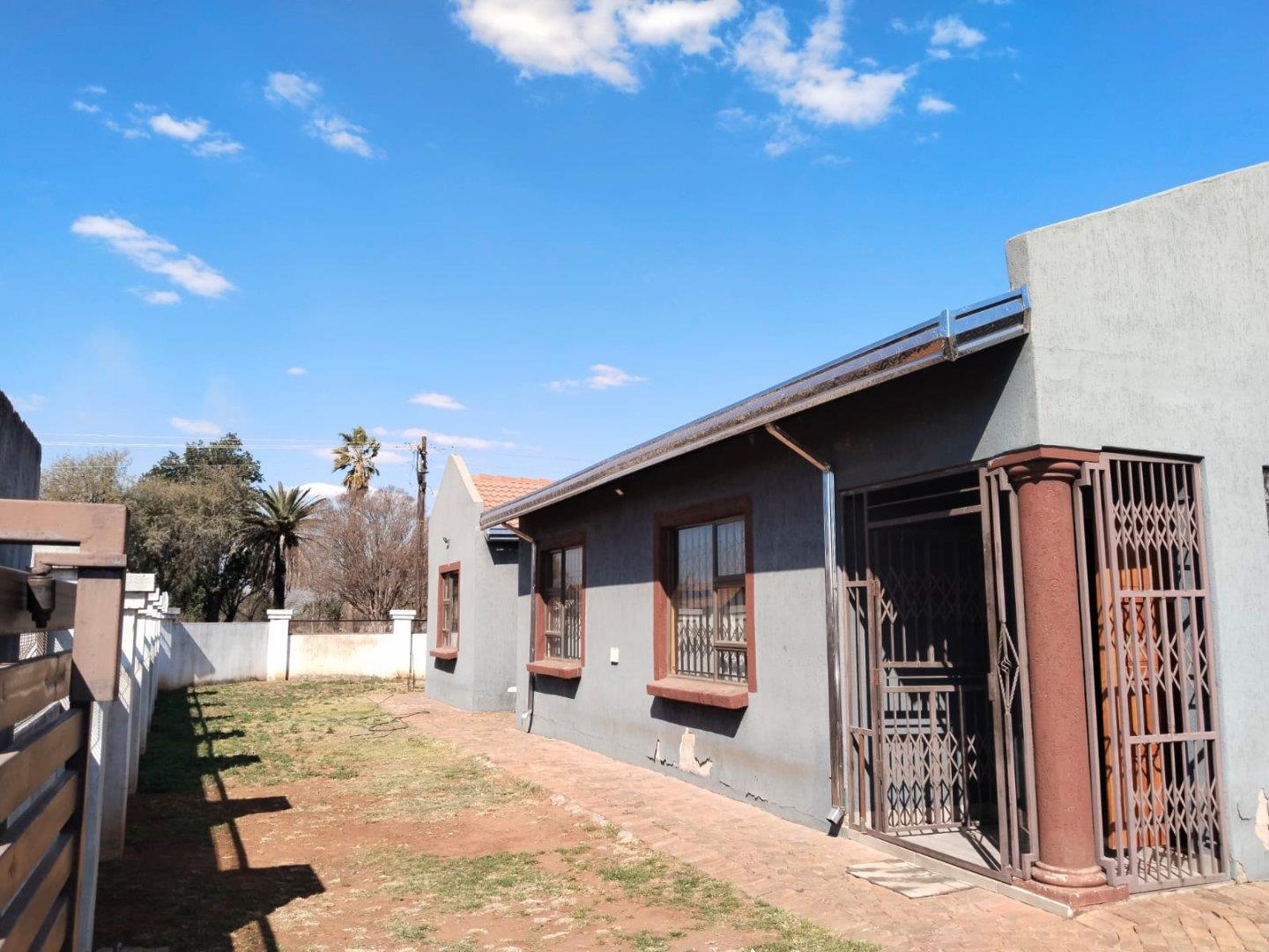 3 Bedroom House for sale in Kookrus - P24-117218427