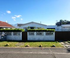 House for sale in Grassy Park