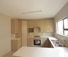 Townhouse for sale in Die Heuwel Ext 4
