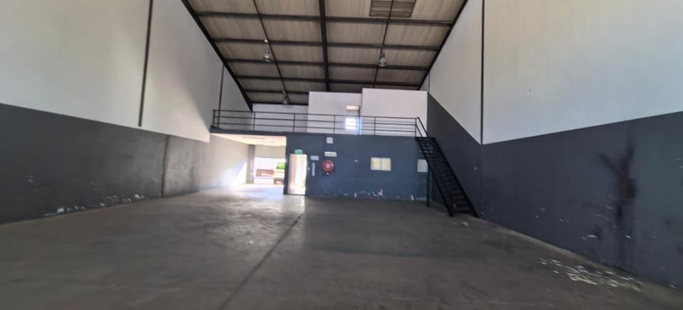 Industrial property to rent in Waltloo - P24-117221797