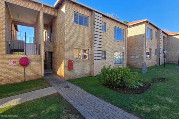 This well-maintained first-floor apartment offers secure, low-maintenance living in the sought-after suburb of SW5 Proper. Ideal for first-time buyers, professionals, or investors seeking convenience and peace of ...