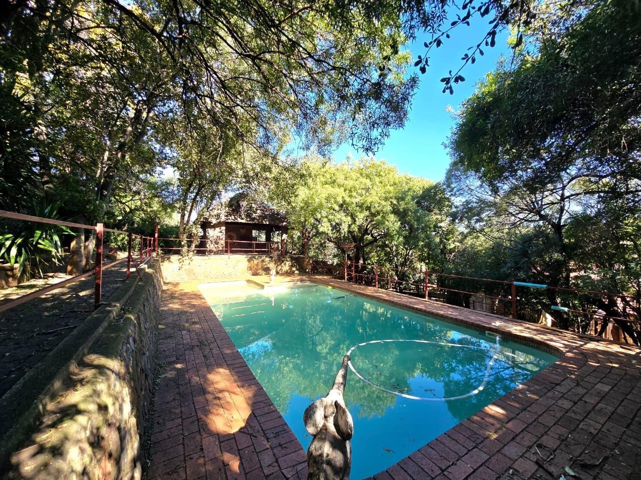 4 Bedroom House for sale in Mulbarton - P24-117052754