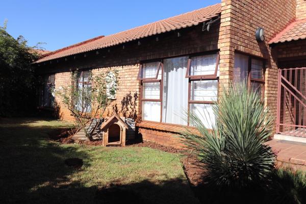 Low Maintenance 3 Bedroom Family Home in New State Areas

This Modern Property Offers:

* 3 Bedrooms 
* 2 Neatly Tiled Bathrooms - ...