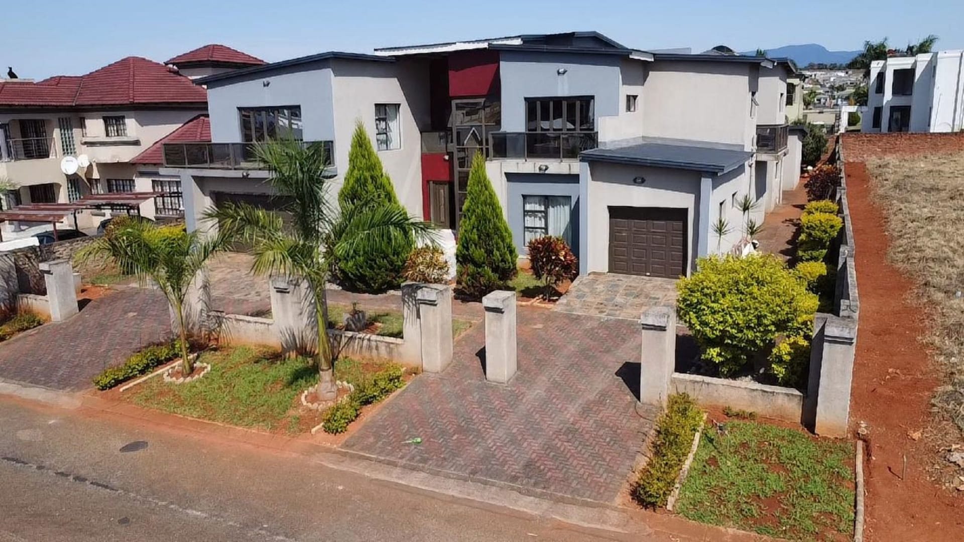 6 Bedroom House for sale in Riverside Estate - P24-115044303