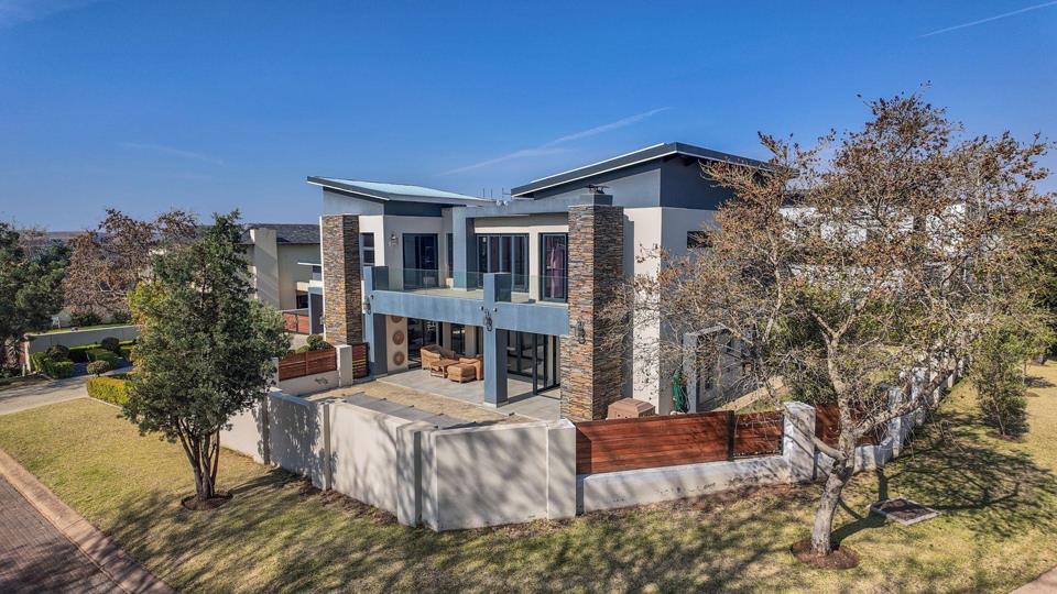 4 Bedroom House for sale in Copperleaf Estate - P24-116378876