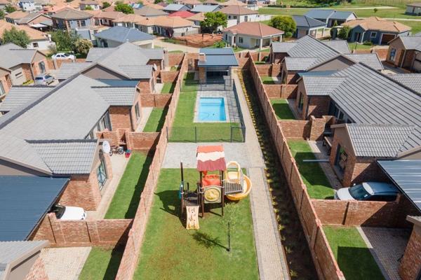2 Bedroom Townhouse to rent in Van Der Hoff Park - 2 Mi Casa, 1