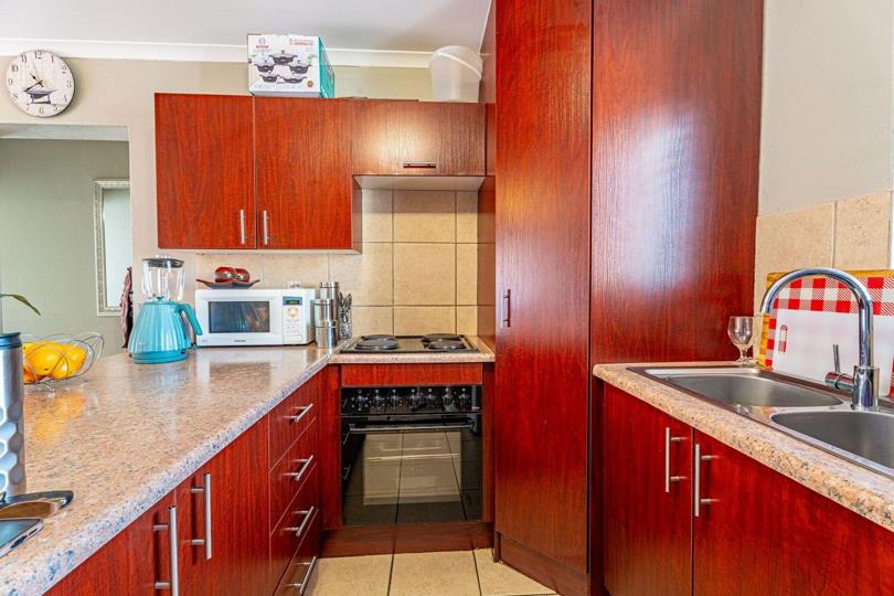 3 Bedroom Apartment / flat for sale in North Riding - P24-117227764