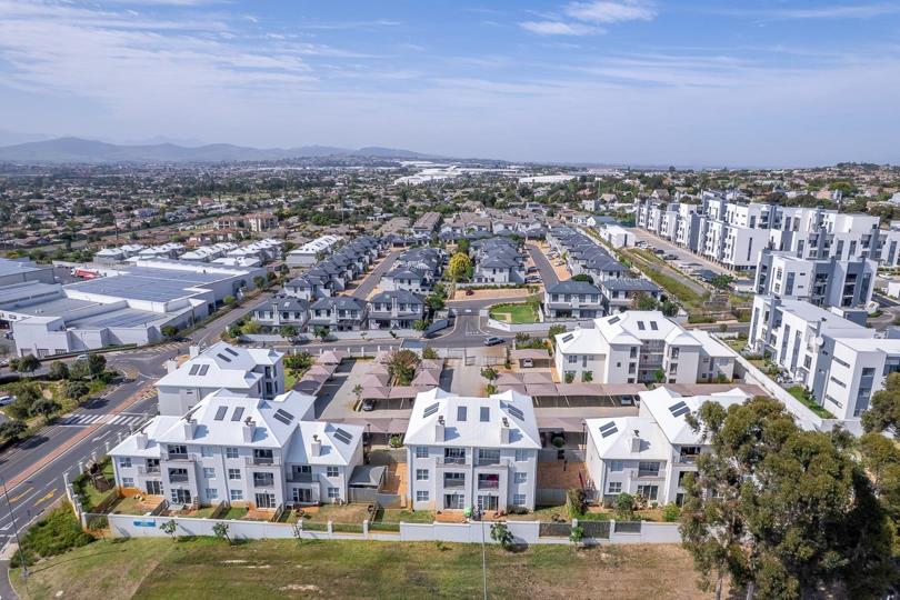 2 Bedroom Apartment / flat for sale in Langeberg Ridge - P24-117229043