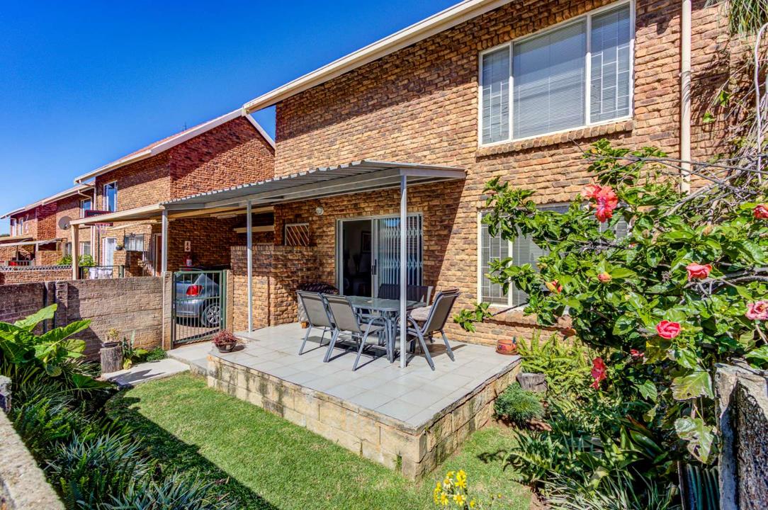 3 Bedroom Townhouse for sale in Glen Marais - 5 Ss Villa Lumardi, 194 ...